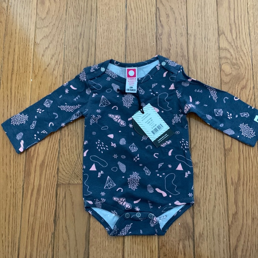 NWT NB (50) Tumble and Dry onesie